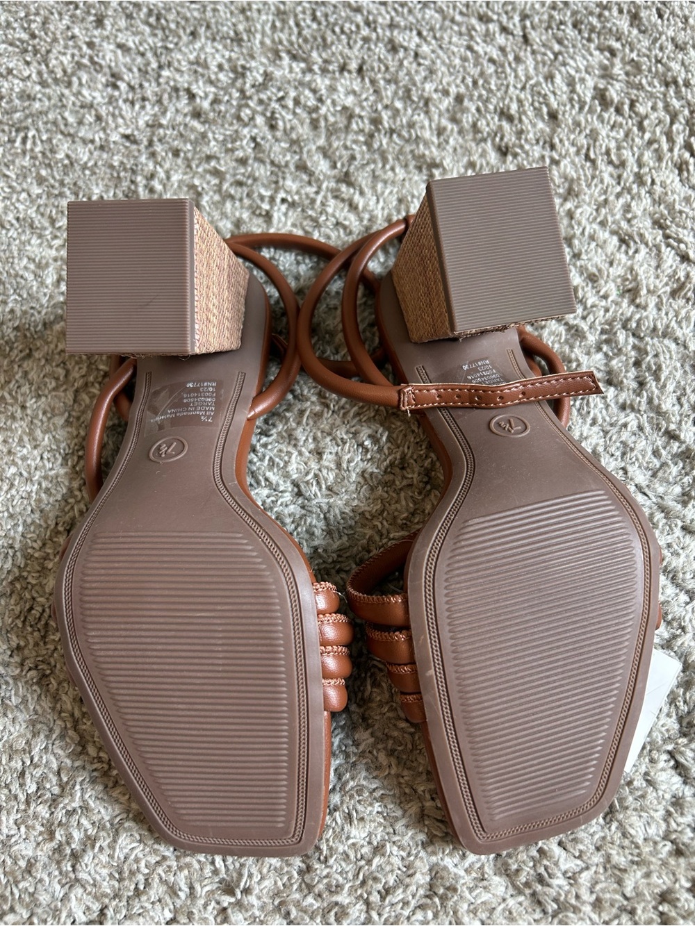 NWT Women’s Brown Strappy Block Heel Sandals - Picture 3 of 3